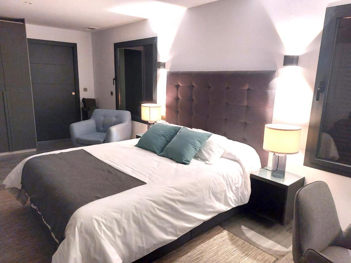 Plasencia Plaza Mayor Luxury Bagian luar foto