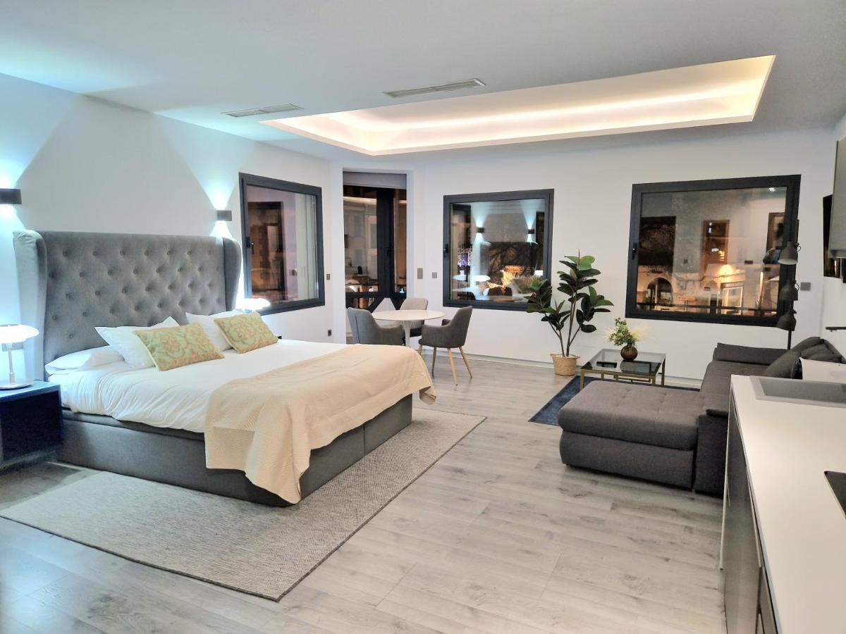 Plasencia Plaza Mayor Luxury Bagian luar foto